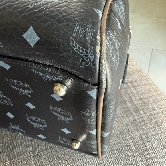 MCM vintage Black Lion Satchel - Picture 7 of 16